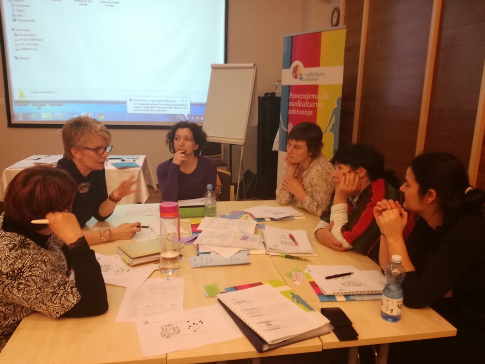 15. Jezikovne dejavnosti v vrtcu in vključevanje otrok priseljencev,doc. dr. Barbara Baloh inEster Derganc